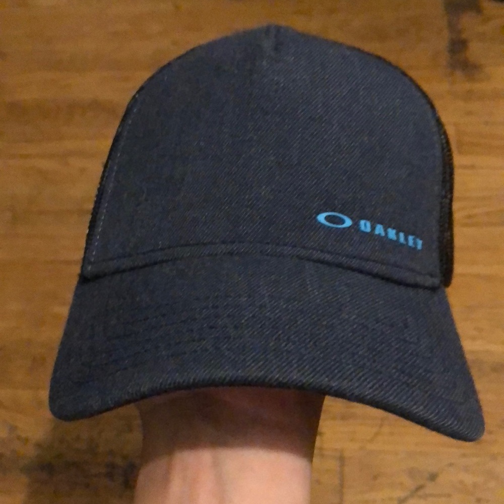 Oakley SnapBack